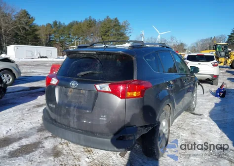 2013 Toyota Rav4 Le z USA, uszkodzony, nr VIN 2T3BFREV4DW073728